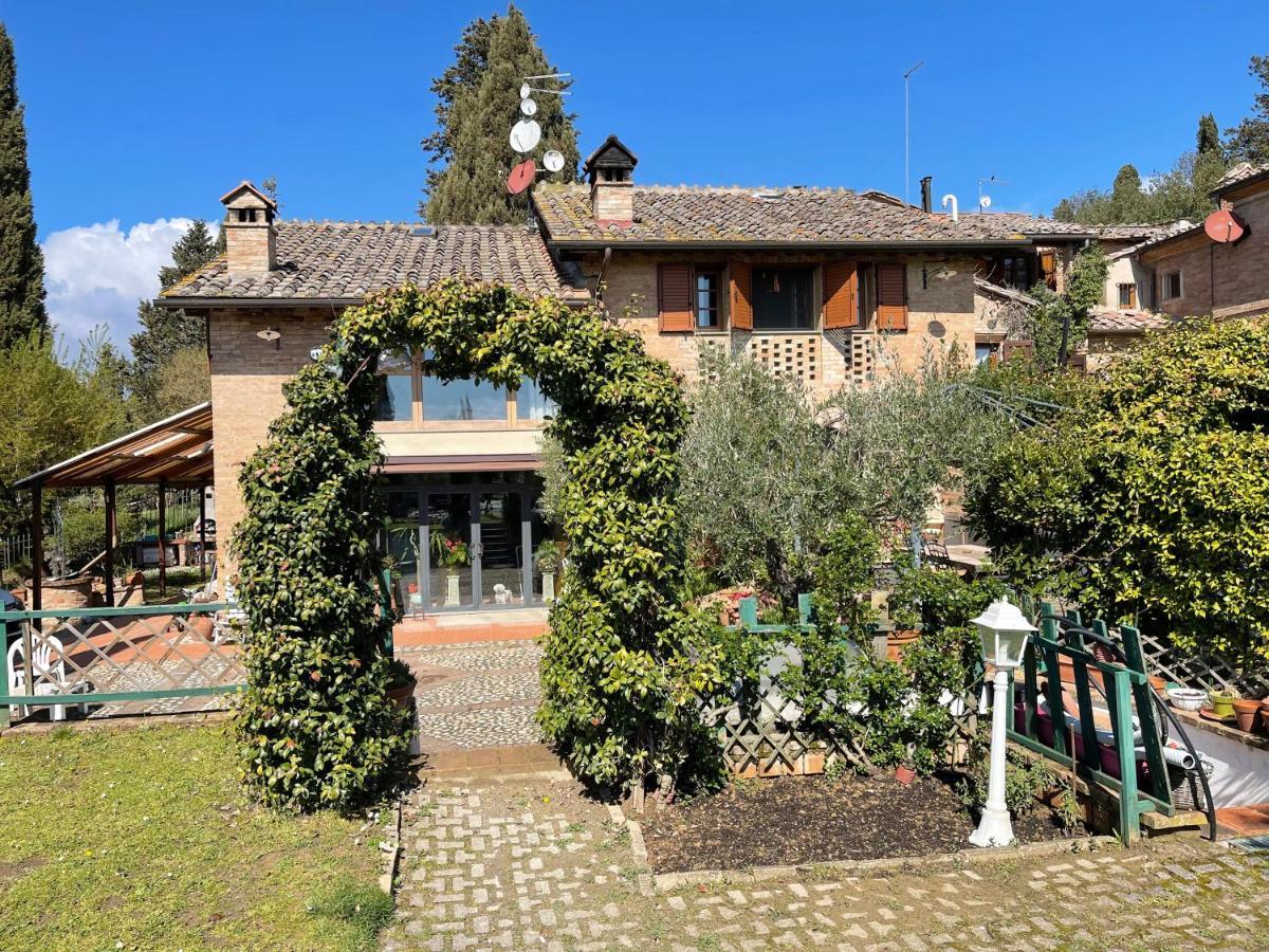 Appartamento Con Piscina E Giardino A Siena Dış mekan fotoğraf